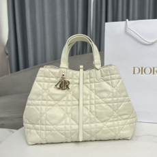 Christian Dior Shopping Bags